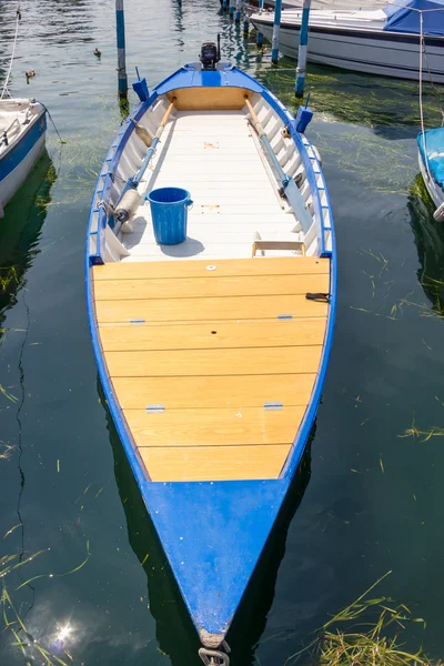 Bateau sur le lac d'Iseo — Photo