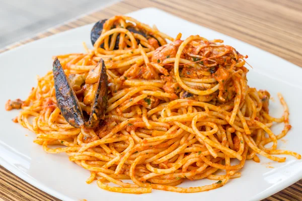 Plate of spaghetti with seafood — Stock Photo, Image