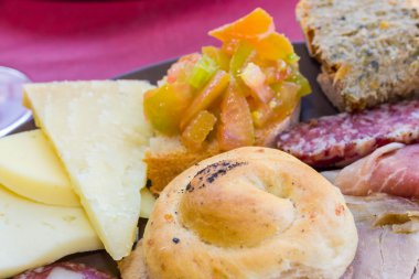 Et ve peynir Tuscany gelen tabak