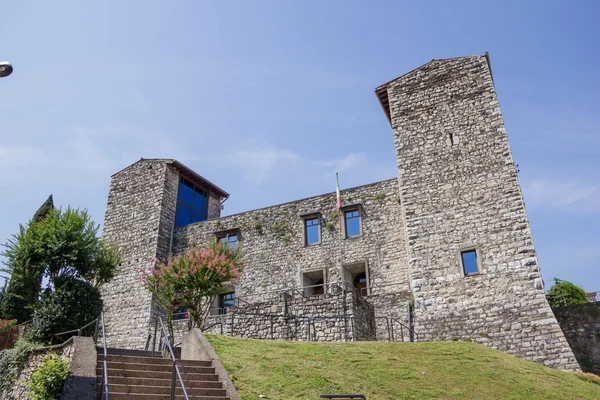 Lago d'Iseo Castello di Oldofredi — Foto Stock