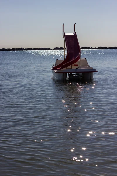 Bateau à pédale le matin — Photo