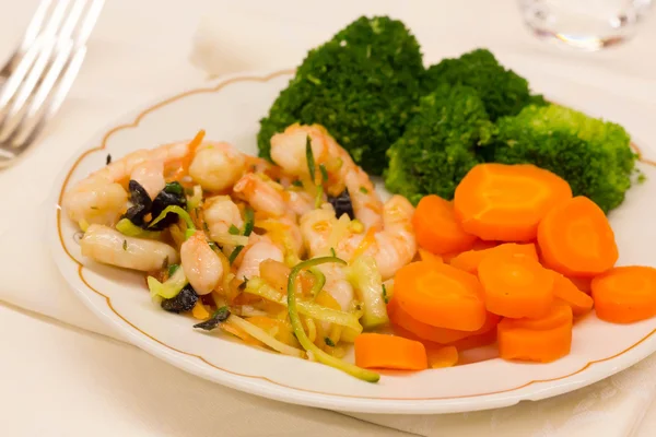 Zelenina a krevety — Stock fotografie