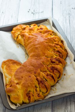 Lezzetli pasta pastırma ve yumuşak peynir ile