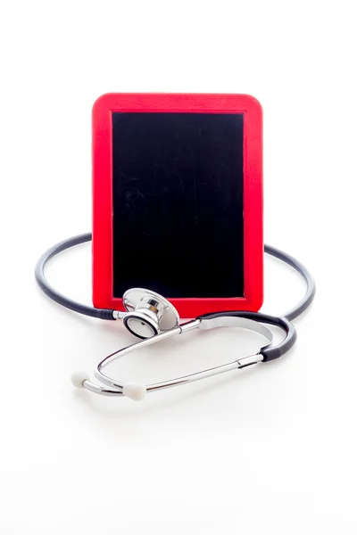 赤い黒板と聴診器 — ストック写真