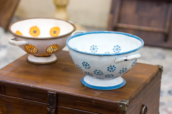 Vintage colander in a flea market — Stock Photo, Image