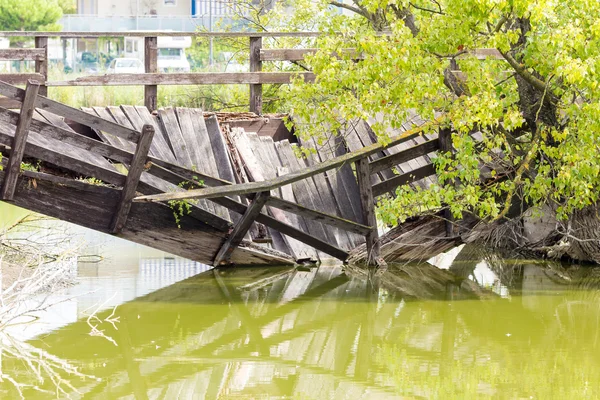 Pont en bois effondré — Photo