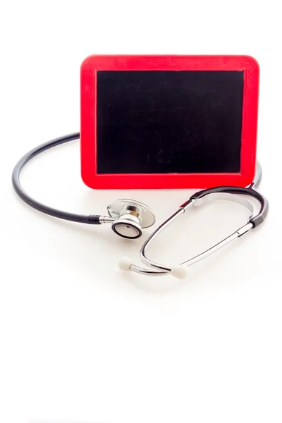 赤い黒板と聴診器 — ストック写真