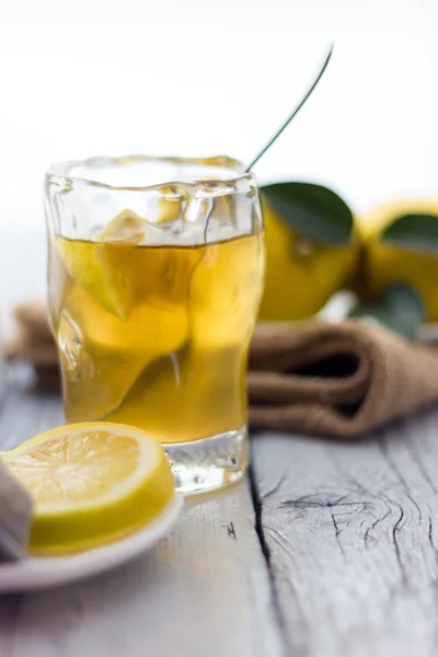 Lemon tea — Stock Photo, Image