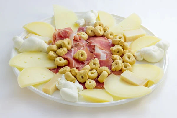 Mozzarella und Käse aus Apulien — Stockfoto