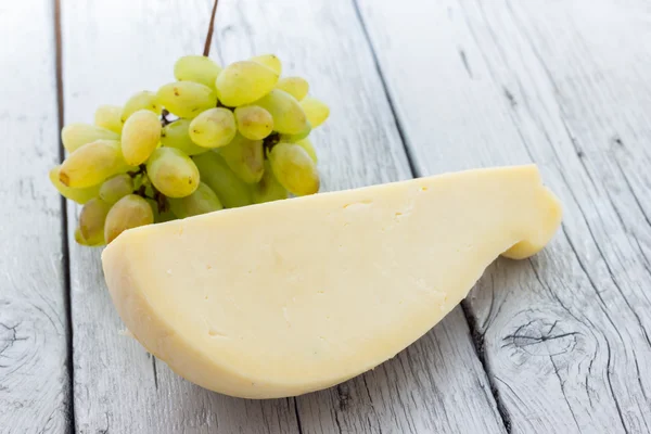 イタリアから・ スカモルツァ ・ チーズのスライス — ストック写真