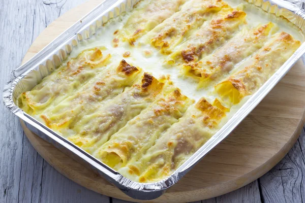 Koken gebakken Canneloni — Stockfoto