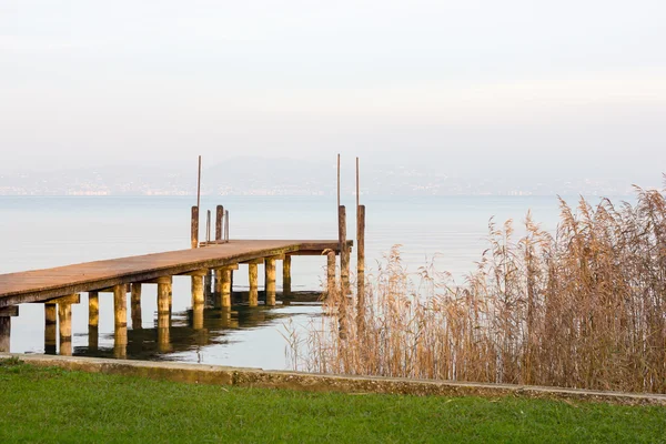 Small  harbor on a lake — Stock Photo, Image