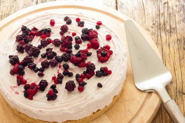 Gâteau aux fruits rouges — Photo