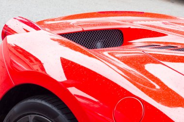 Güzel kırmızı supercar