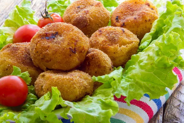 Sabrosas croquetas de cebolla —  Fotos de Stock