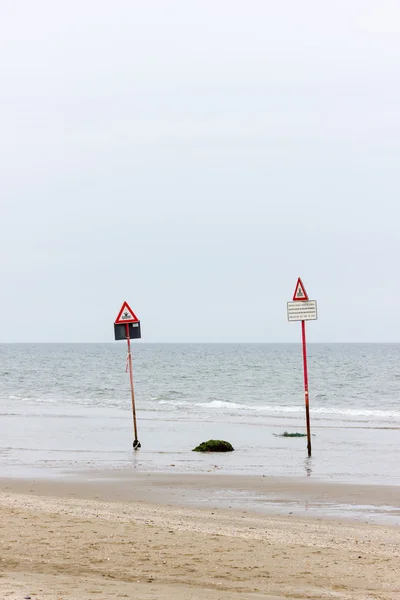 Signos en la playa — Foto de Stock