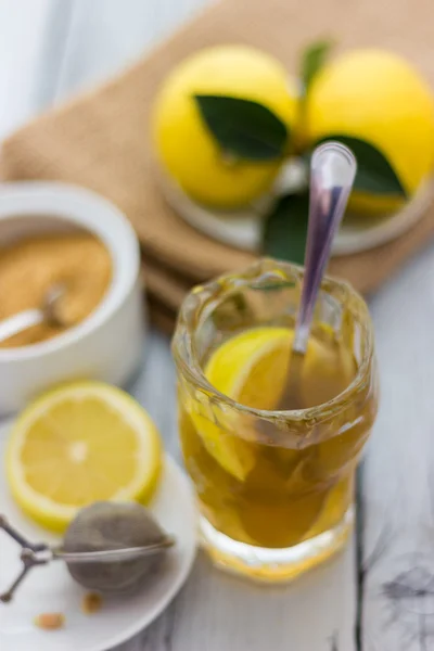 Tasty lemon tea — Stock Photo, Image