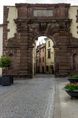 Eski kapılar görünümü