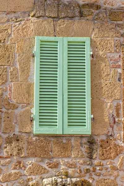 Old green Windows — Stock Photo, Image