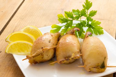 Lezzetli dolma mürekkep balığı