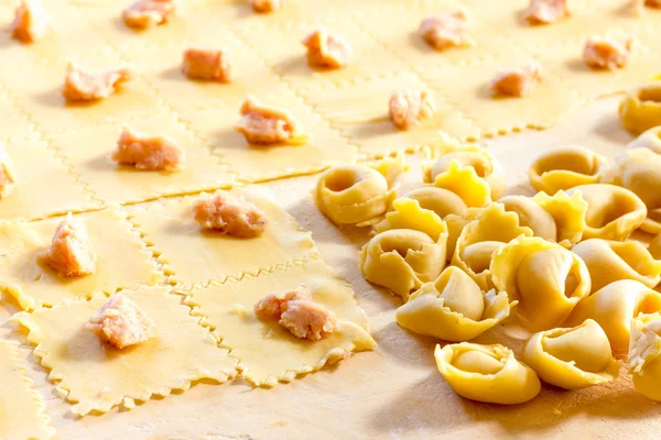 Smakelijke Tortellini Bolognesi — Stockfoto