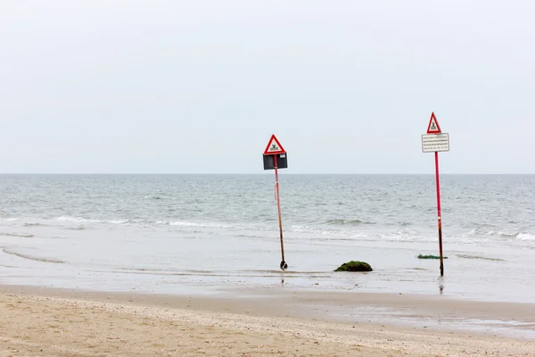 Signos en la playa — Foto de Stock