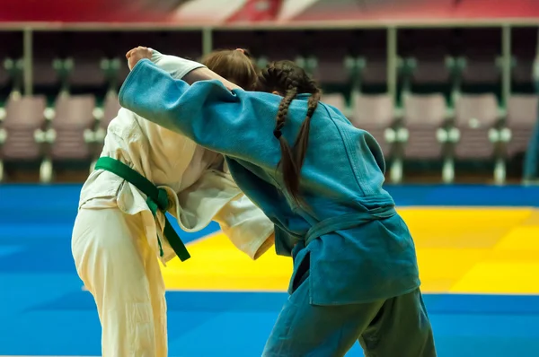 Lányok versenyeznek Judo. — Stock Fotó