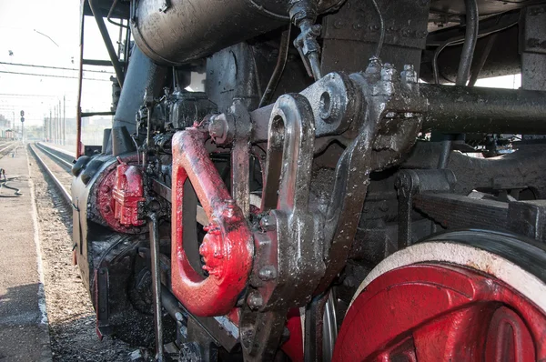 La ruota di una vecchia locomotiva a vapore — Foto Stock
