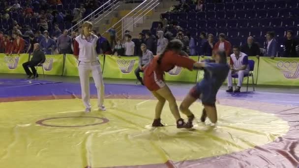 Meninas competir em sambo — Vídeo de Stock