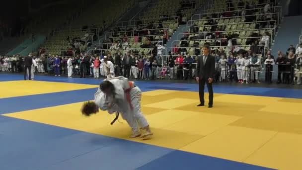 Juniorinnen messen sich im Judo — Stockvideo