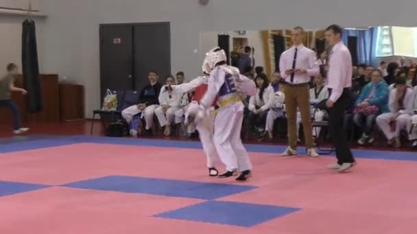 Orenburg, Rusland - 27.03.2016: Taekwondo wedstrijden onder junioren — Stockvideo