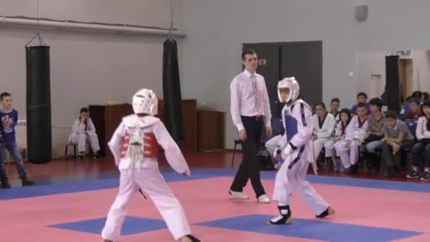 Orenburg, Rusia - 27.03.2016: Concursos de Taekwondo entre jóvenes — Vídeos de Stock