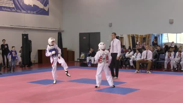 Orenburg, Russia - 27.03.2016: Taekwondo competitions among juniors — Stock Video