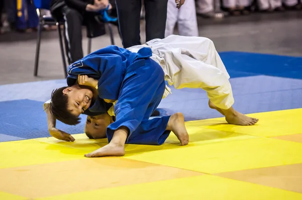 Orenburg, Rusia - 16 de abril de 2016: Concursos juveniles en Judo — Foto de Stock