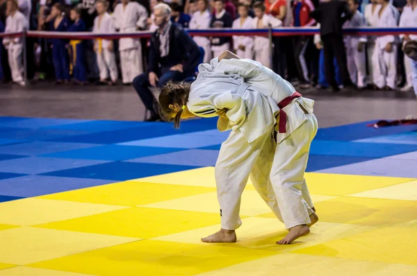 Orenburg, Russia - 16 April 2016: Girls compete in Judo — Stock Photo, Image