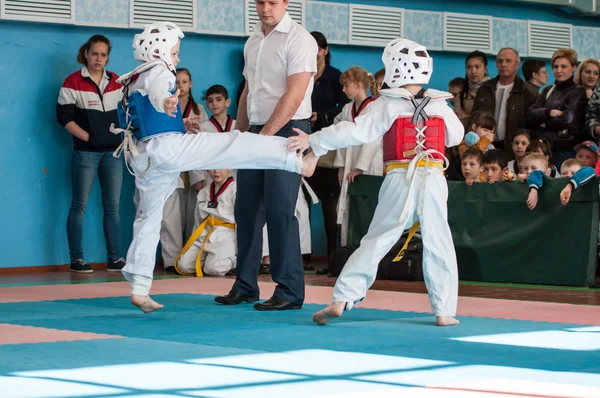 Orenburg, Rusland-23.04.2016: Taekwondo competities onder jongens — Stockfoto