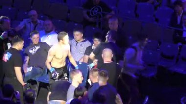 Orenburg, Rusya Federasyonu - 27 Mayıs 2016: karışık dövüş sanatları savaşçılar rekabet