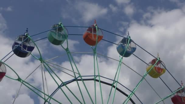 Ferris wheel in the Park — Stock Video