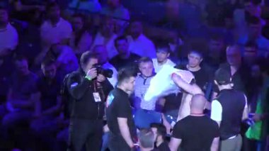 Orenburg, Rusya Federasyonu - 27 Mayıs 2016: karışık dövüş sanatları savaşçılar rekabet