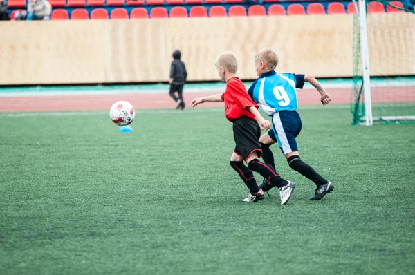 Orenburg, Russia - 1 June 2016: The boys play football — Stock Photo, Image