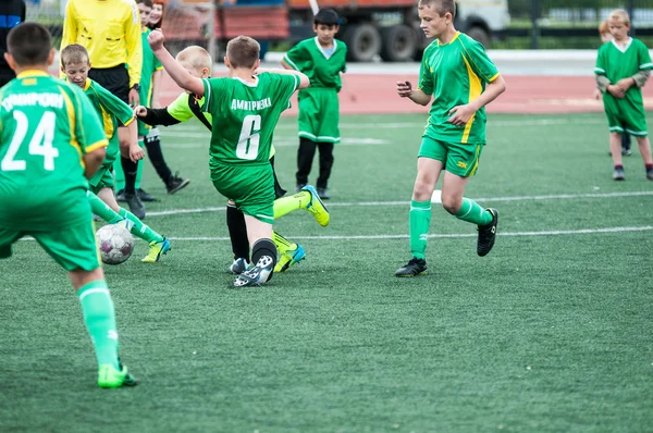 オレンブルク, ロシア連邦 - 2016 年 6 月 1 日: 少年サッカー — ストック写真