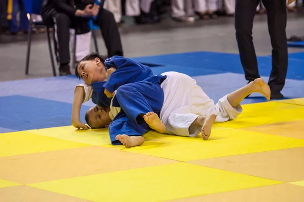 Orenburg, Russie - 16 avril 2016 : Concours de judo pour les jeunes — Photo