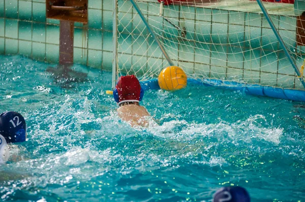 Orenburg, Russia - 6 May 2015: The boys play in water polo — Stock Photo, Image