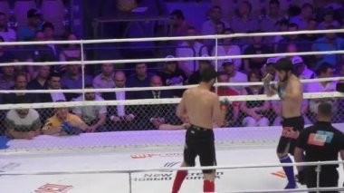 Orenburg, Rusya Federasyonu - 27 Mayıs 2016: karışık dövüş sanatları savaşçılar rekabet