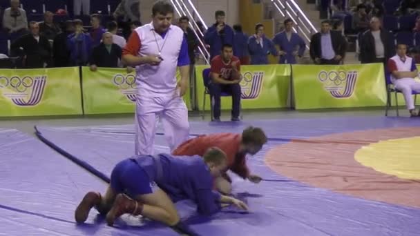 Orenburg, Rússia - 13 de março de 2016: Competições de meninos Sambo — Vídeo de Stock