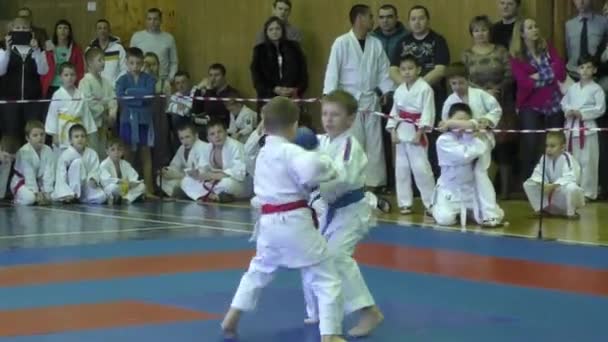 Orenburg, Russia - 13 febbraio 2016: I bambini competono nella jiu-jitsu — Video Stock