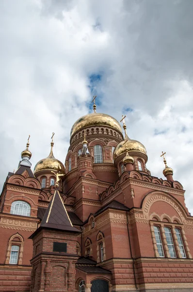 La cúpula de la iglesia cristiana —  Fotos de Stock