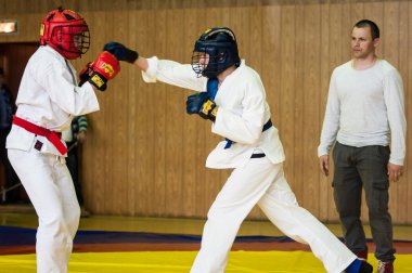 Orenburg, Rusya Federasyonu - 14 Mayıs 2016: boys yakın dövüşte rekabet