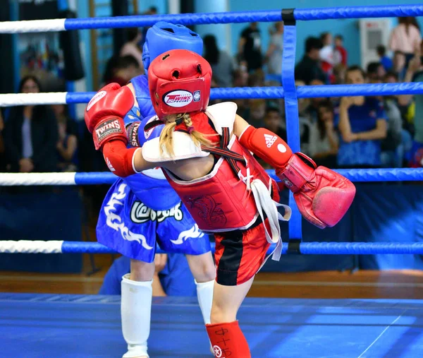 Orenburg Rusia Octombrie 2019 Fetele Concurează Boxul Thailandez Muay Thai — Fotografie, imagine de stoc