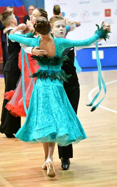 Orenburg Rosja Listopada 2019 Dziewczyna Chłopak Tańczący Otwartych Mistrzostwach Pucharach — Zdjęcie stockowe